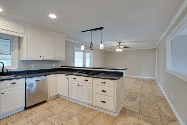 Building Photo - 2107 Edinburgh Drive