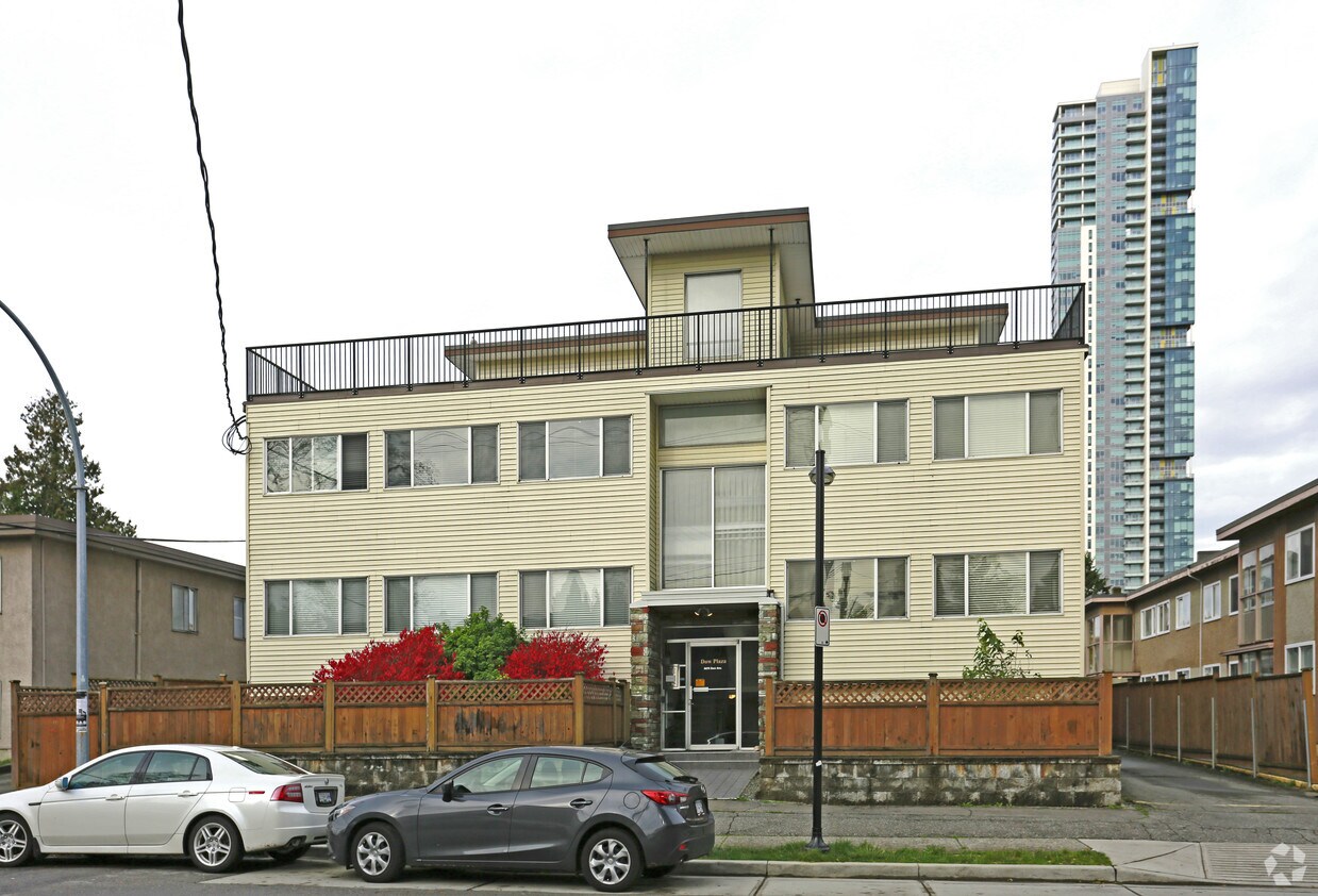 Building Photo - 6675 Dow Ave