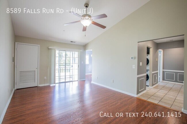 Foto del edificio - 8589 Falls Run Rd