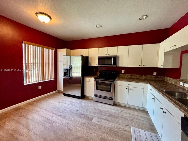 Foto del edificio - 8253 SW 29th St