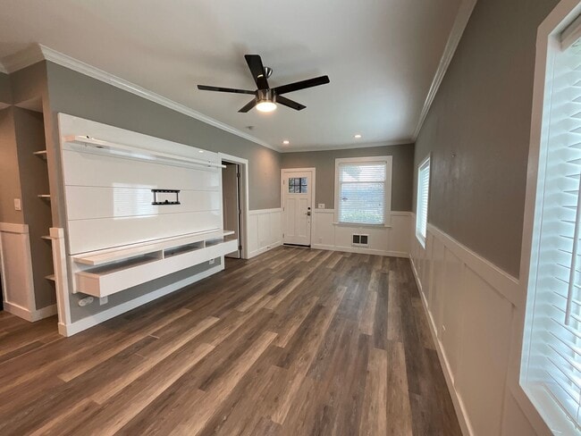 Foto del edificio - 3 Bedroom Home with Beautiful Upgrades in Everett