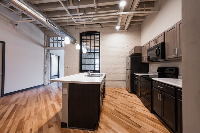 Building Photo - CWC  Community Within the Corridor