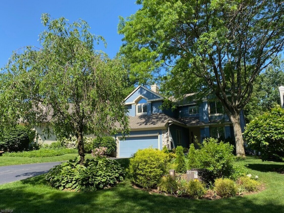 Primary Photo - 6 Tannery Hill Dr