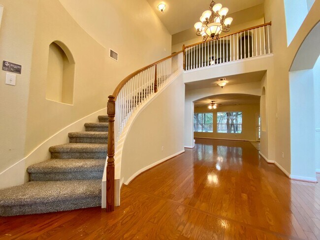 Building Photo - Gorgeous 4/3.5 in Cedar Park!!