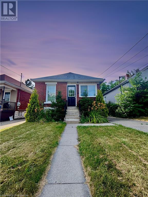 Primary Photo - 16 E 16th St