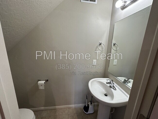 Foto del edificio - 2414 Andover St