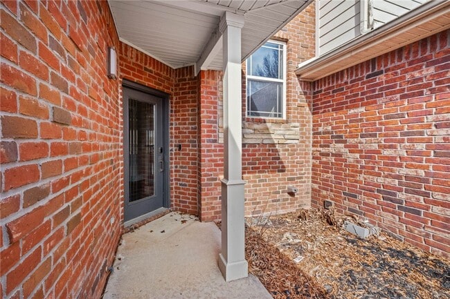 Building Photo - 6683 W Valley View Rd