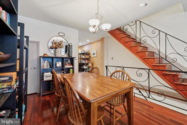 Foto del edificio - 2423 S Bancroft St