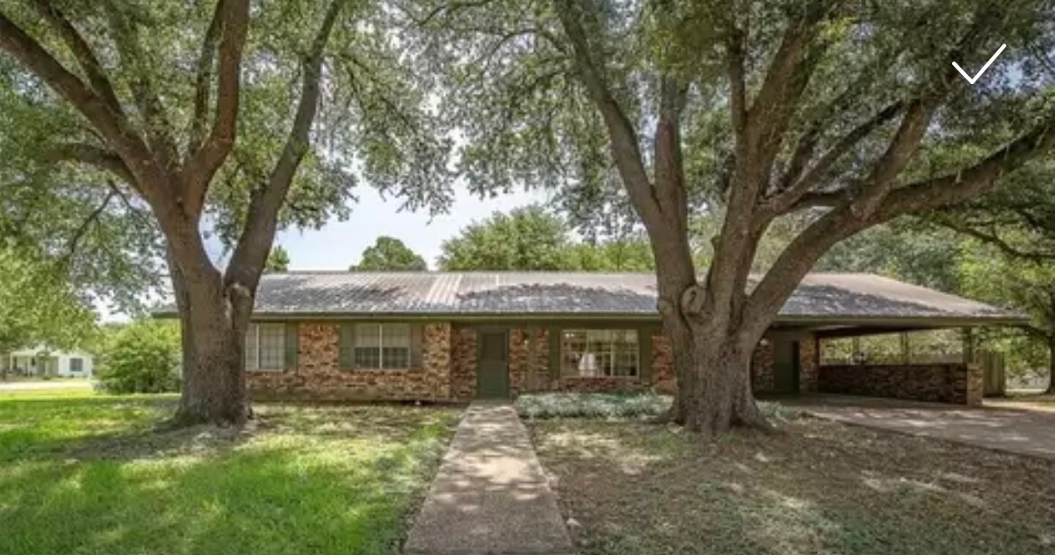 1101 W 8th St, Caldwell, TX 77836 House Rental in Caldwell, TX