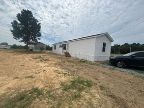 Building Photo - 160 Rosewood Ave