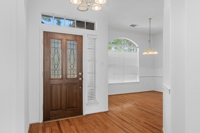 Building Photo - 1703 Fossil Park Dr