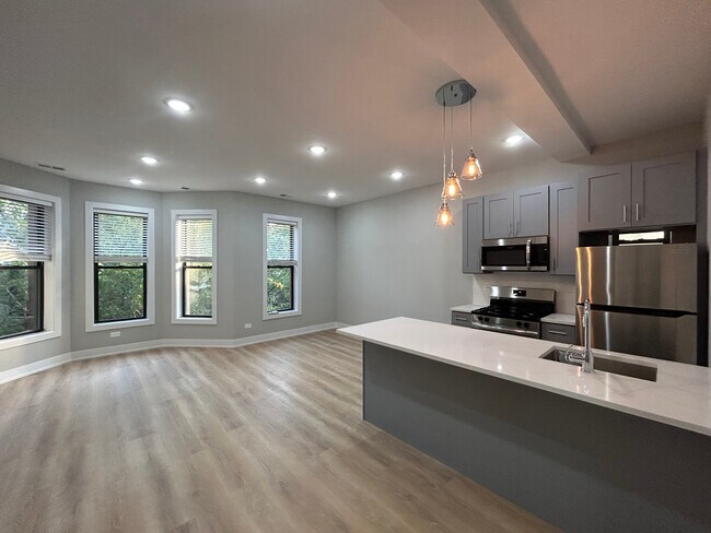 Foto del edificio - 423 W Belden Ave