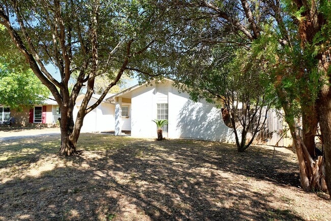Building Photo - Move-In Ready 4-Bedroom Gem in the Heart of Schertz! - Realtor Commission: $500
