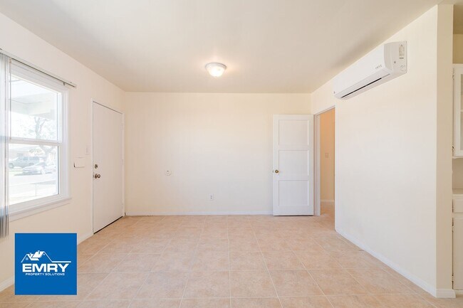 Foto del edificio - 11609 Lugo Park Ave