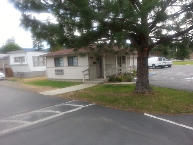 Building Photo - 3115 Fairlane Rd