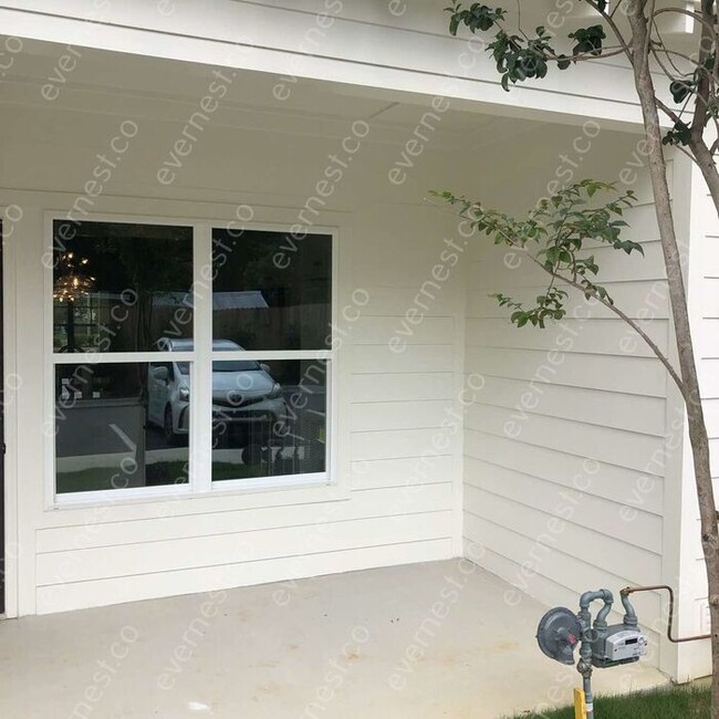 Building Photo - 625 Oak Grove Rd