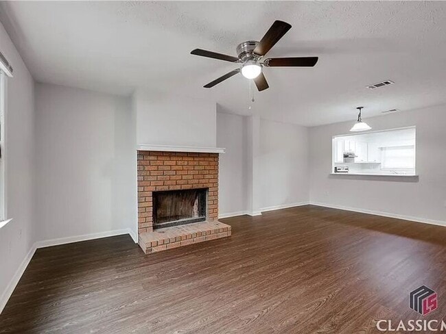 Foto del edificio - 207 Highland Park Dr