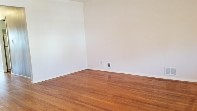 Building Photo - 14 Pavonia Ct