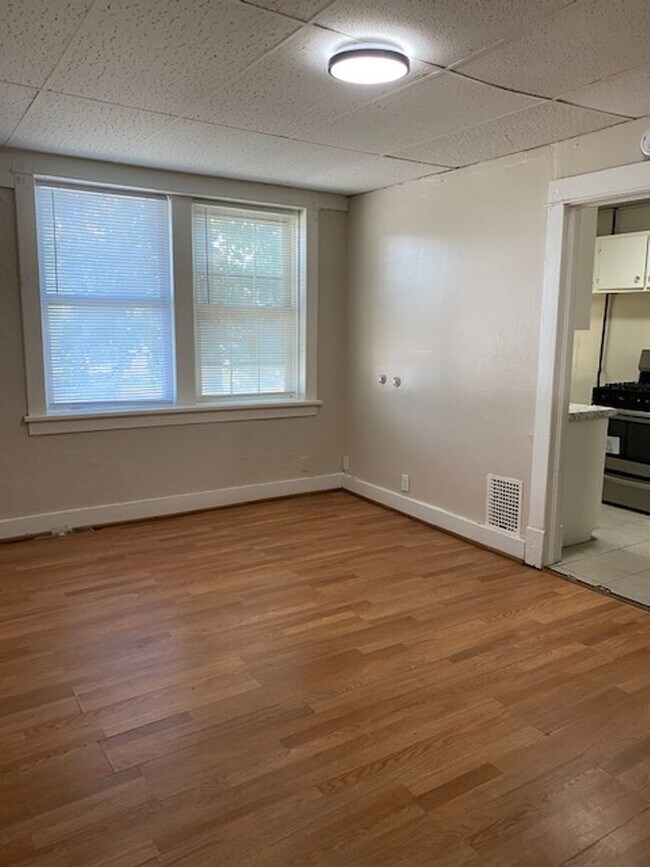 Foto del edificio - 2460-2460 Benton St