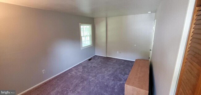Building Photo - 2704 Largo Pl