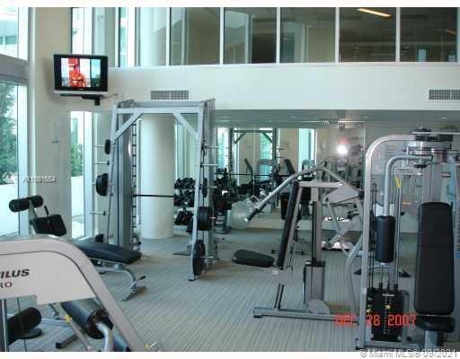 Foto del edificio - 3131 NE 188th St