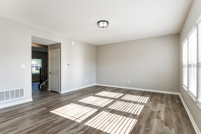 Foto del edificio - 2452 Cabin Hill Rd