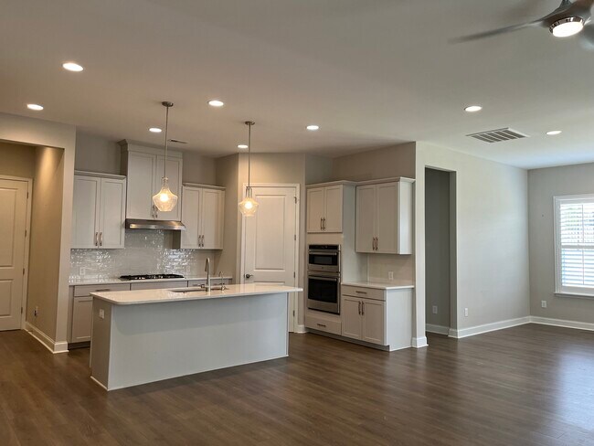 Building Photo - 15107 Weathered Oak Ln