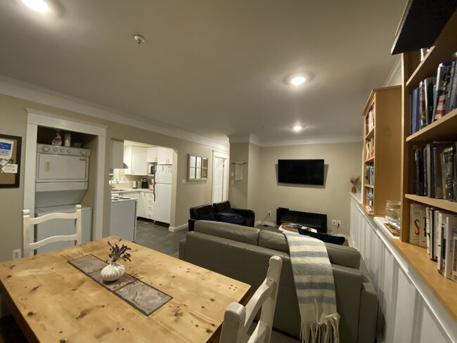 Photo du bâtiment - 428 43rd Av E