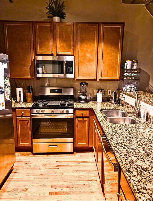 Foto del edificio - 1151 W 14th Pl