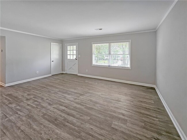 Building Photo - 8438 Stonewall Jackson Dr