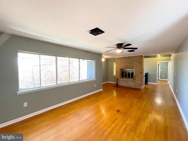 Building Photo - 9457 Boyds Turn Rd