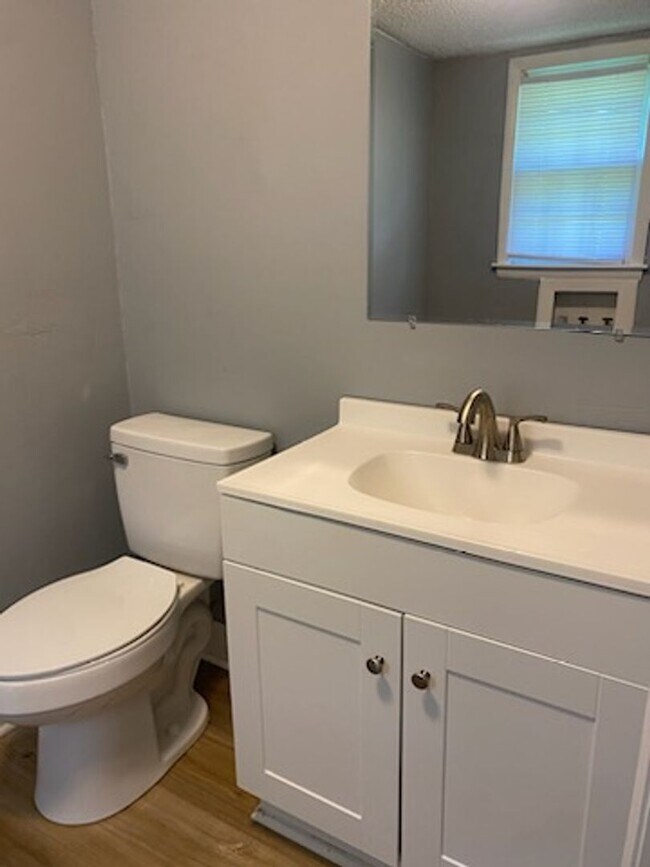Building Photo - 5537 Lawnwood Dr