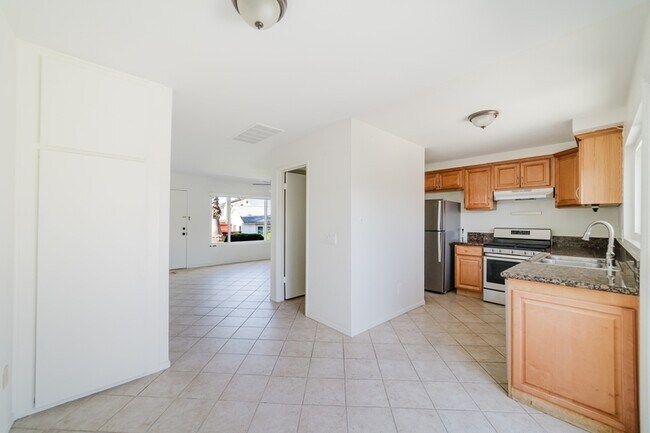 Foto del edificio - 4154 Baycliff Way