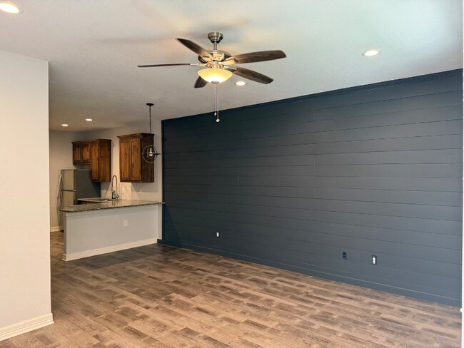 Foto del edificio - 204 Northwood Blvd