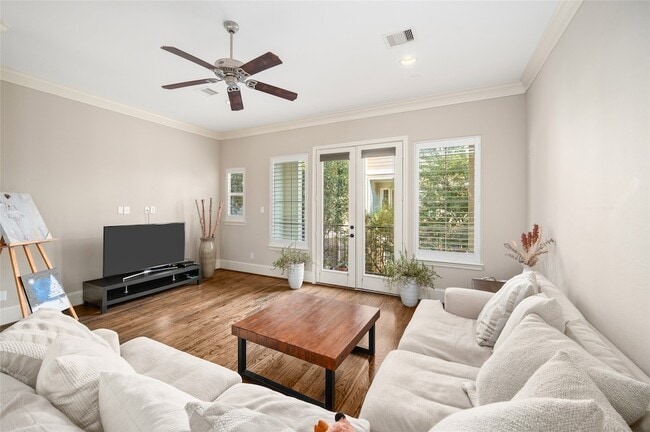 Foto del edificio - 2423 Beall St