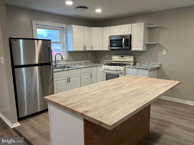 Foto del edificio - 1006 Fairway Ave