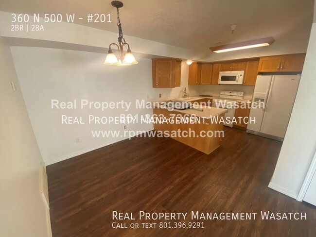 Building Photo - Newly Renovated 2 bed, 1 bath Condo in Bou...