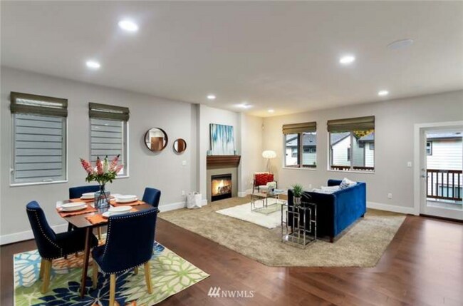 Building Photo - 5106 NE 11th St