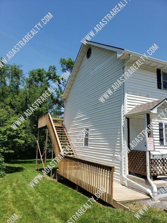 Building Photo - Amazing Raytown Apartment-Available NOW!!