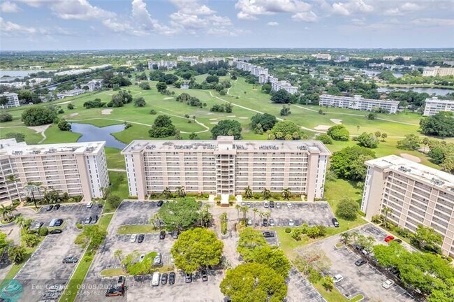 Foto del edificio - 2671 S Course Dr
