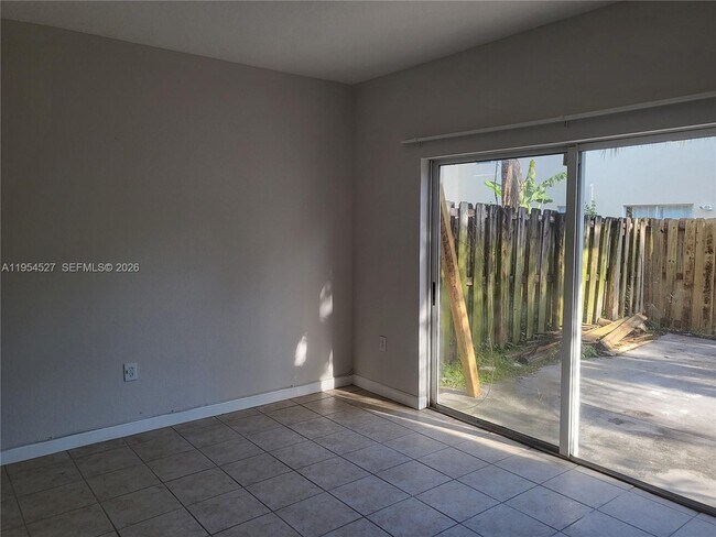 Foto del edificio - 4125 NE 24th Dr