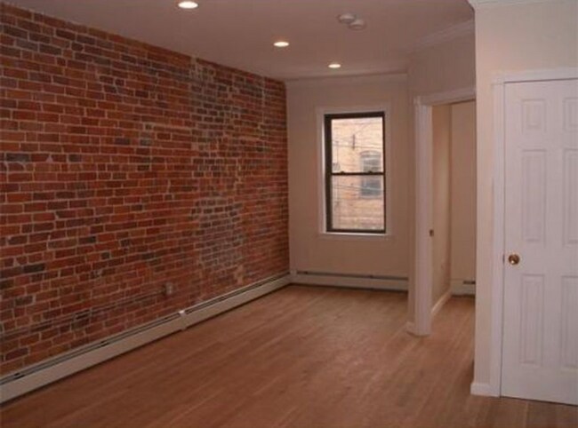 Building Photo - 14 Pompeii St