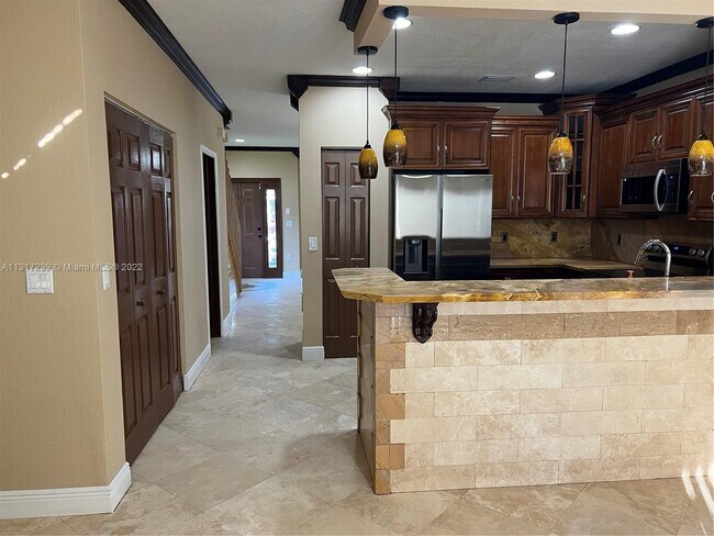 Building Photo - 2765 SW 83rd Ave  108 Miramar Fl 33025