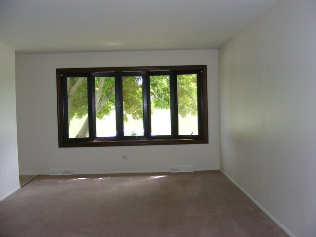 Building Photo - 272 Station Dr