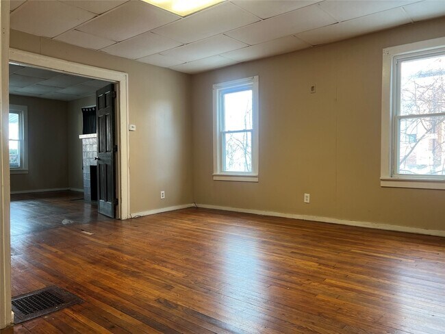 Building Photo - 274 Chenango St