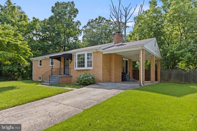 Building Photo - 5508 Spruce Dr