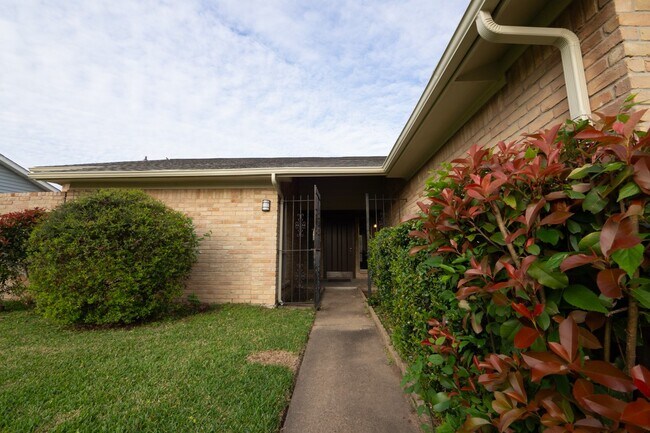 Foto del edificio - 7310 Westbranch Dr
