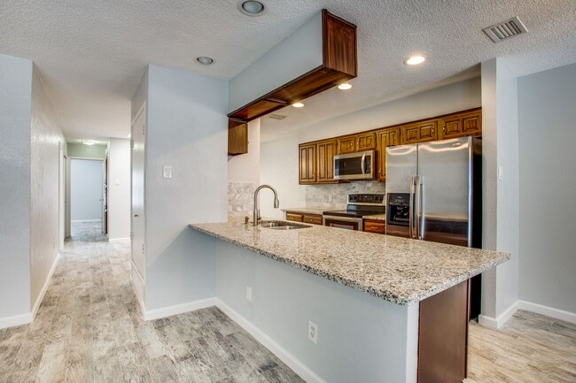 Foto del edificio - 2-Bedroom Condo in Garland - Private Patio...