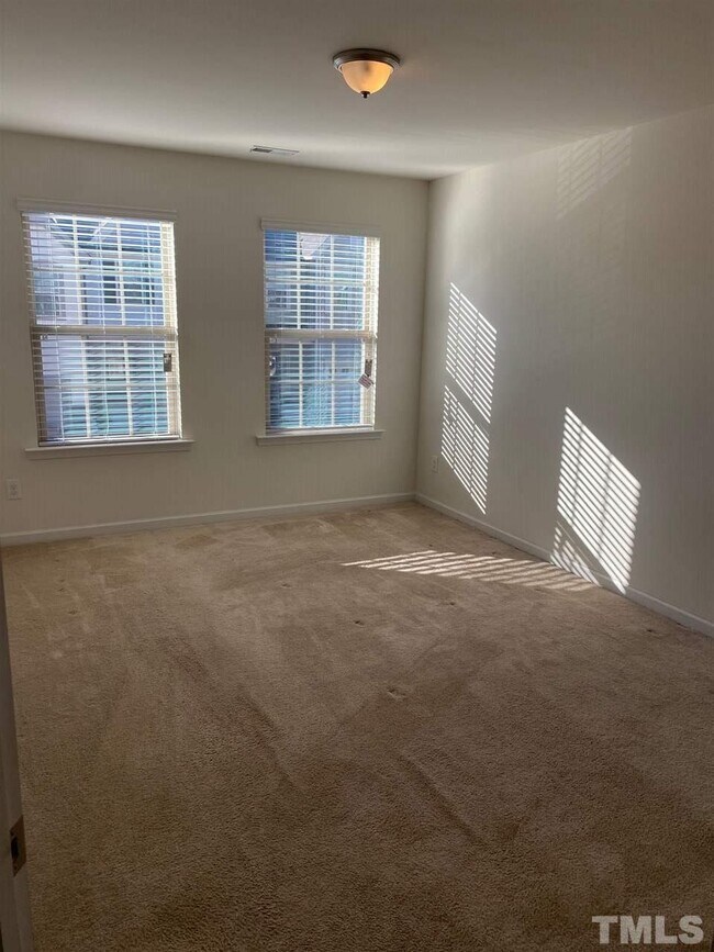 Building Photo - 1303 Garden Stone Dr