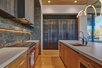 Building Photo - 10249 E Joy Ranch Rd